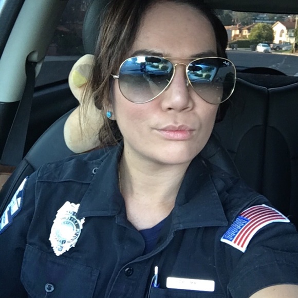 Meet your posher - Picture 3 of 3